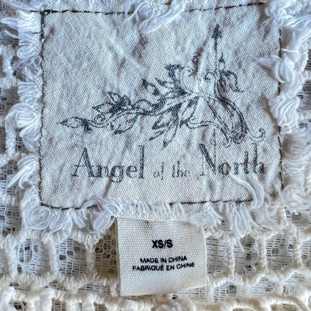 Sayulita Beige Crochet Top from the Angel of the North size xsmall/small - Picture 4 of 4